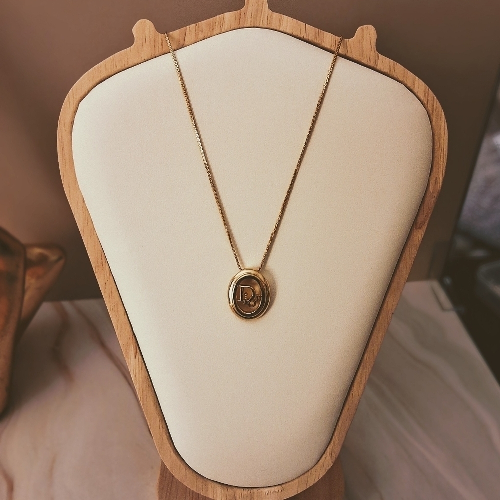 💥 Dior Vintage Gold-Tone Pendant Necklace – Timeless Luxury - Pristine - Picture 5 of 10